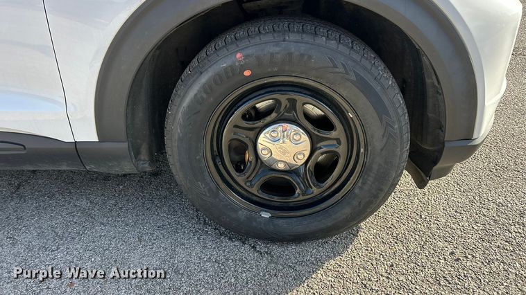 image for item ET6800 2020 Ford Explorer Police Interceptor SUV