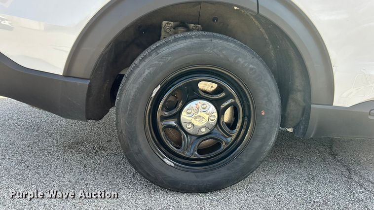 image for item ET6800 2020 Ford Explorer Police Interceptor SUV