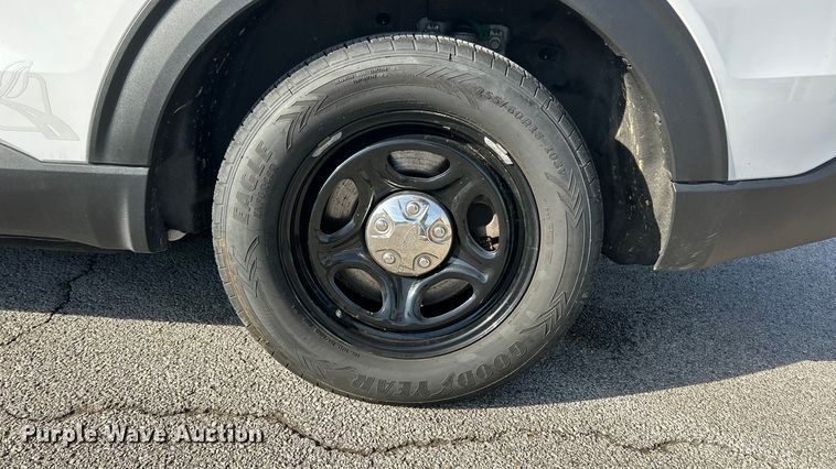 image for item ET6800 2020 Ford Explorer Police Interceptor SUV