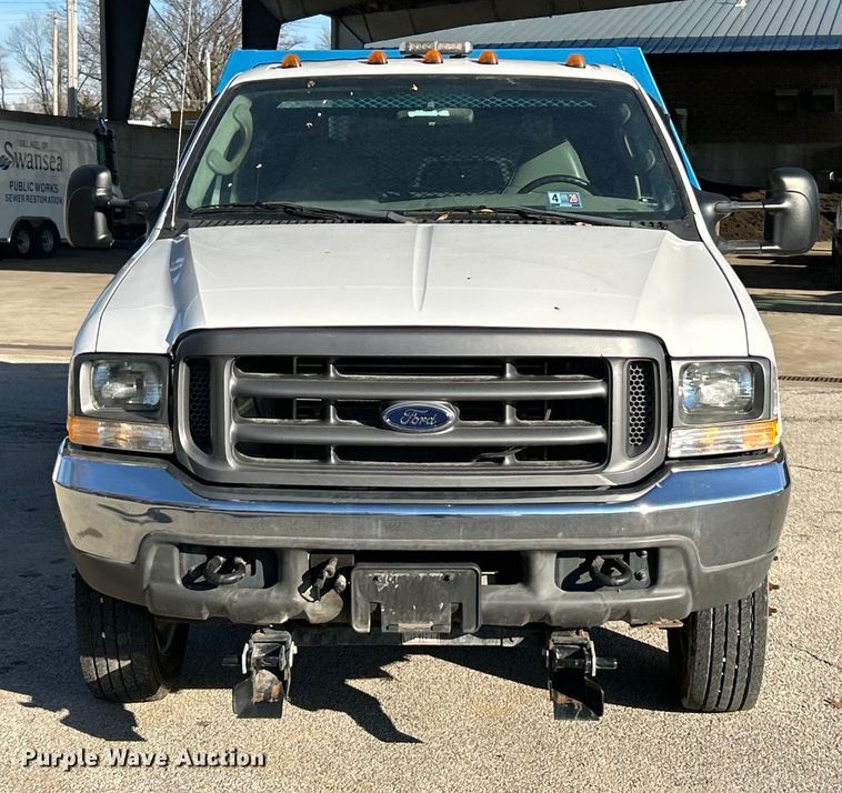 image for item ET6801 2004 Ford F550 XL Super Duty dump flatbed truck