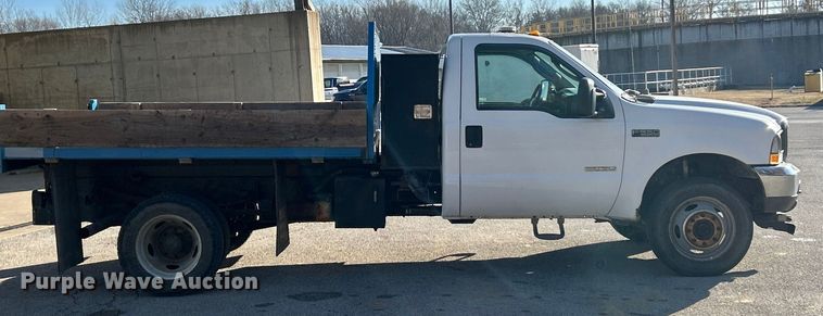 image for item ET6801 2004 Ford F550 XL Super Duty dump flatbed truck