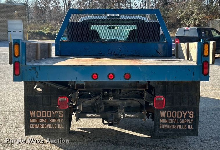 image for item ET6801 2004 Ford F550 XL Super Duty dump flatbed truck