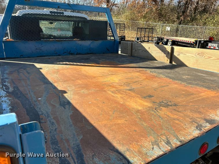 image for item ET6801 2004 Ford F550 XL Super Duty dump flatbed truck