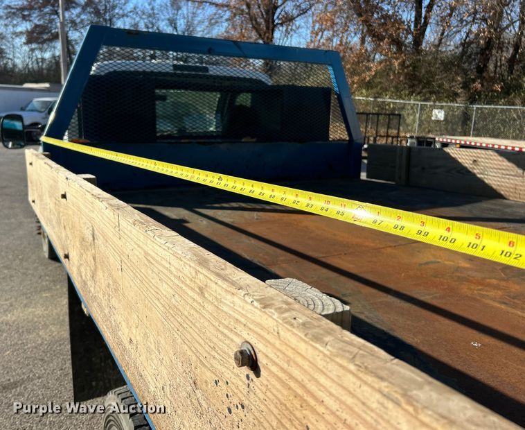 image for item ET6801 2004 Ford F550 XL Super Duty dump flatbed truck