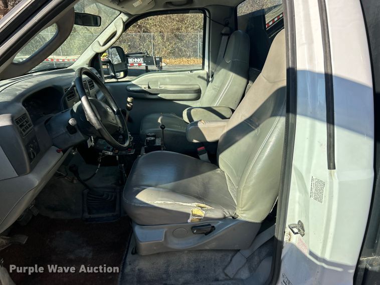 image for item ET6801 2004 Ford F550 XL Super Duty dump flatbed truck