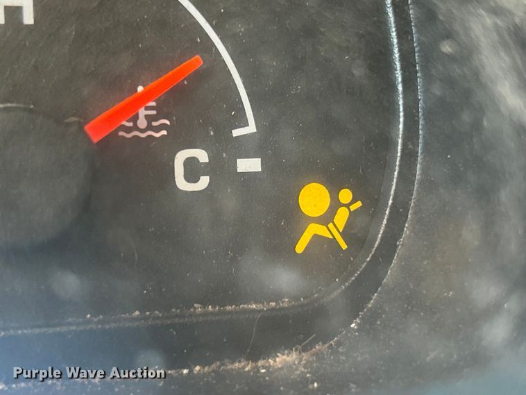 image for item ET6801 2004 Ford F550 XL Super Duty dump flatbed truck