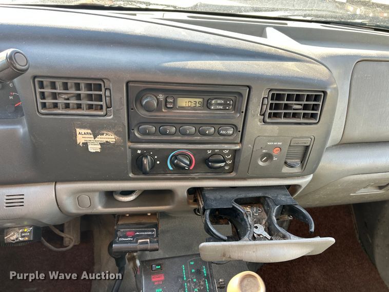 image for item ET6801 2004 Ford F550 XL Super Duty dump flatbed truck