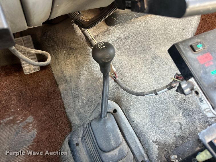 image for item ET6801 2004 Ford F550 XL Super Duty dump flatbed truck