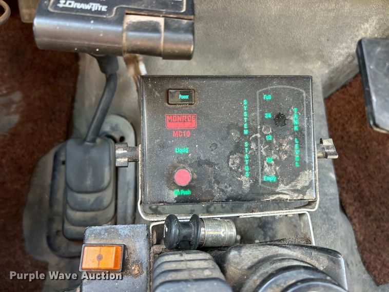 image for item ET6801 2004 Ford F550 XL Super Duty dump flatbed truck