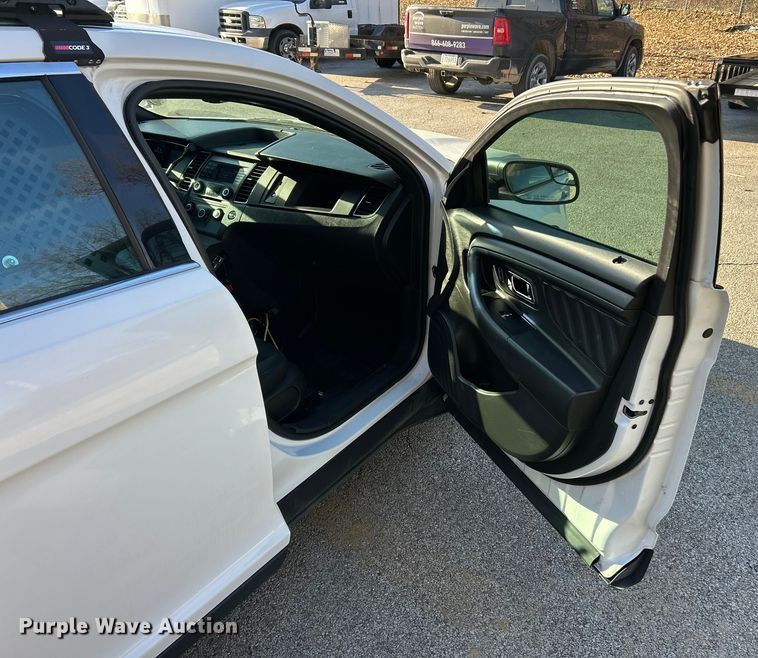 image for item ET6802 2019 Ford Taurus Police Interceptor 