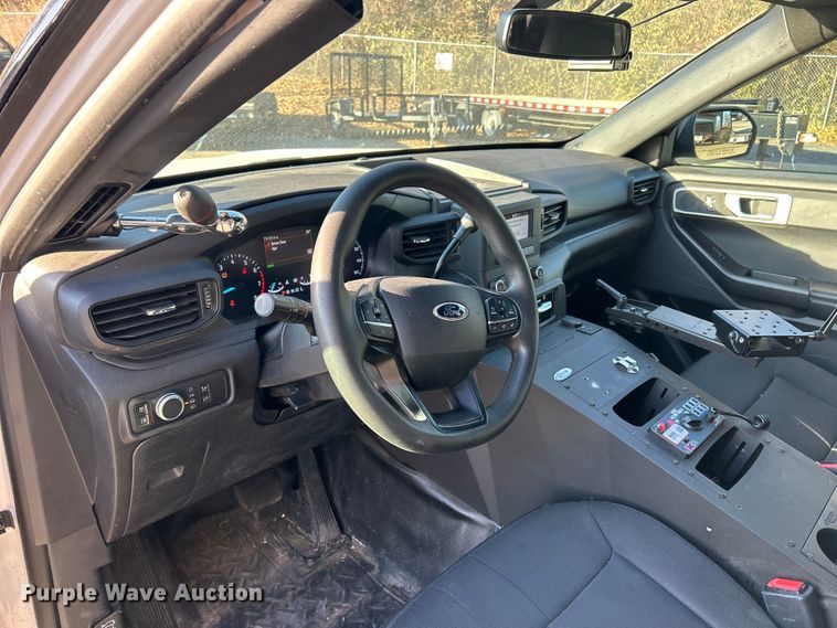 image for item ET6804 2020 Ford Explorer Police Interceptor SUV