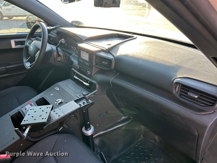 image for item ET6804 2020 Ford Explorer Police Interceptor SUV