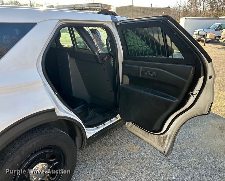 image for item ET6804 2020 Ford Explorer Police Interceptor SUV