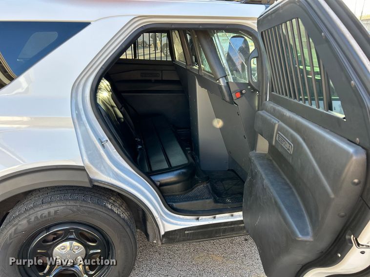 image for item ET6804 2020 Ford Explorer Police Interceptor SUV