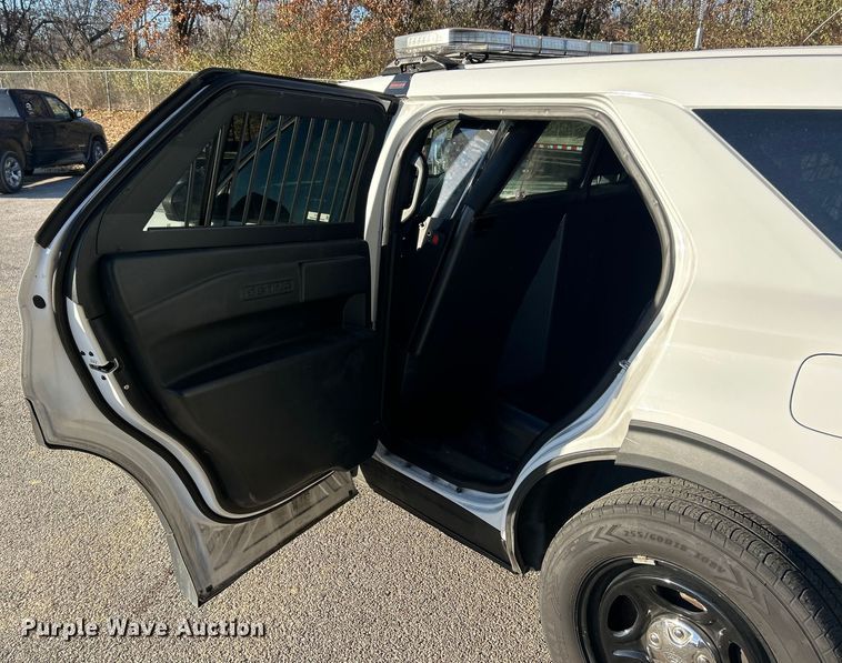 image for item ET6804 2020 Ford Explorer Police Interceptor SUV