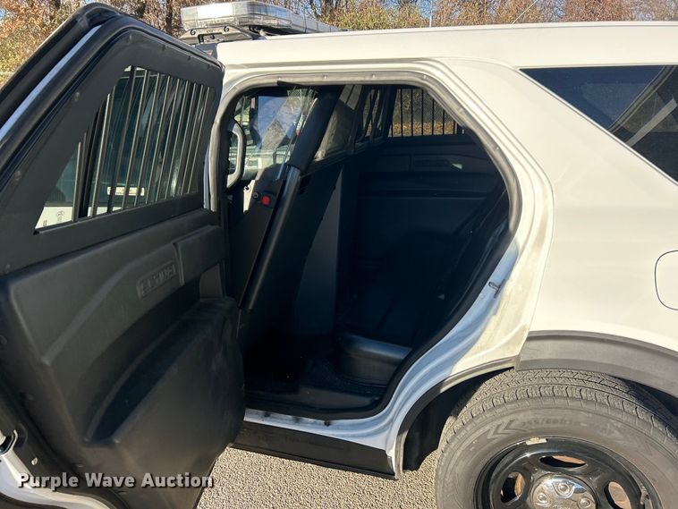 image for item ET6804 2020 Ford Explorer Police Interceptor SUV