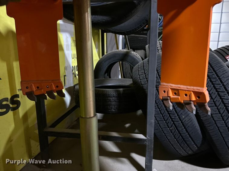 image for item ET6806 Mr. Manhole 6 Shooter manhole leveling system