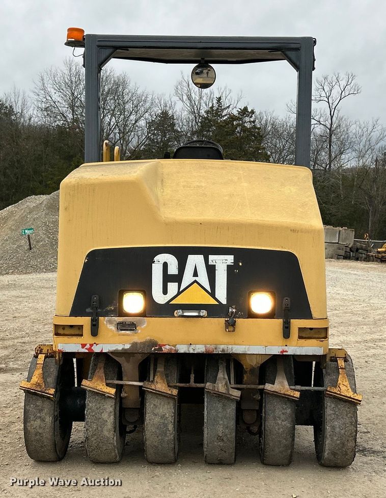 image for item ET6807 2002 Caterpillar PS-200B pneumatic roller