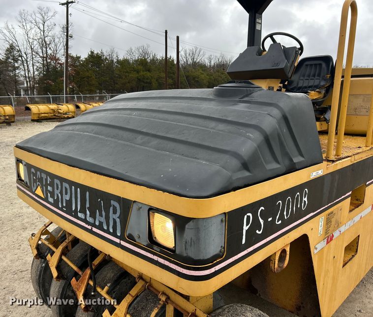 image for item ET6807 2002 Caterpillar PS-200B pneumatic roller