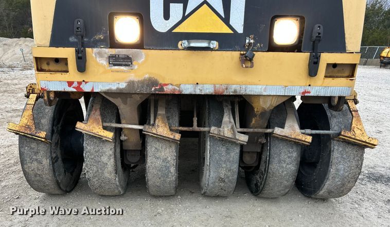 image for item ET6807 2002 Caterpillar PS-200B pneumatic roller