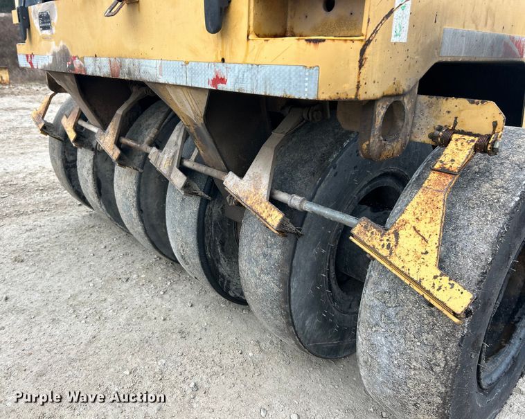 image for item ET6807 2002 Caterpillar PS-200B pneumatic roller