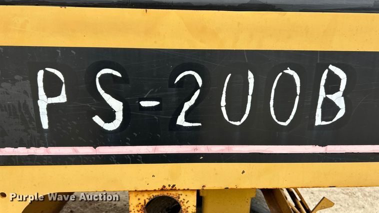 image for item ET6807 2002 Caterpillar PS-200B pneumatic roller