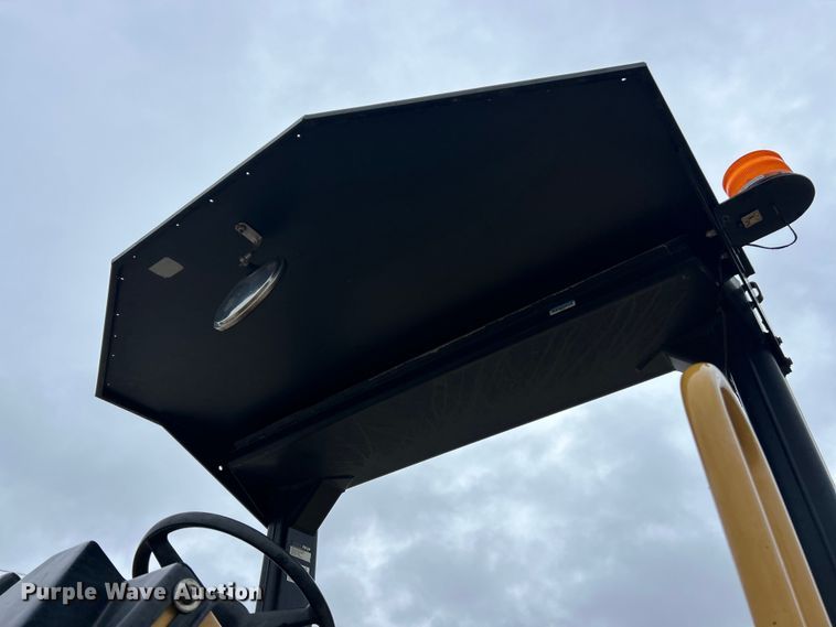 image for item ET6807 2002 Caterpillar PS-200B pneumatic roller