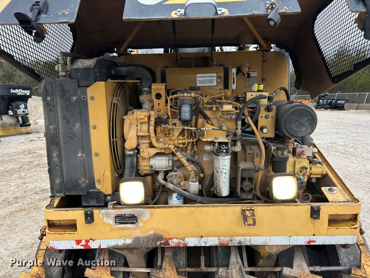 image for item ET6807 2002 Caterpillar PS-200B pneumatic roller