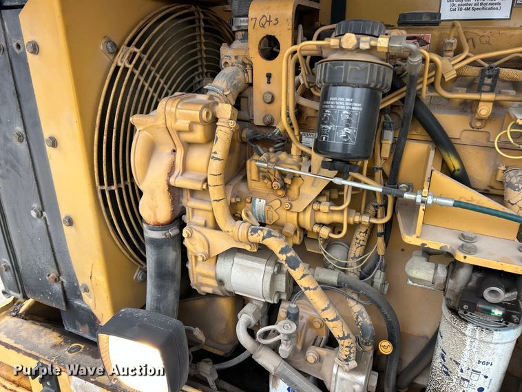 image for item ET6807 2002 Caterpillar PS-200B pneumatic roller