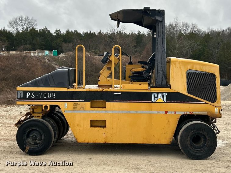 image for item ET6808 2002 Caterpillar PS-200B pneumatic roller