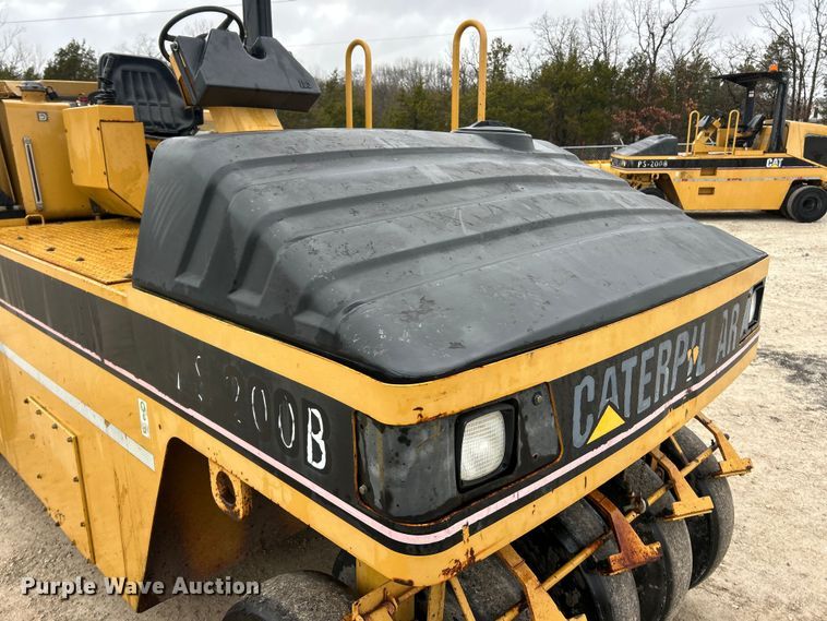 image for item ET6808 2002 Caterpillar PS-200B pneumatic roller