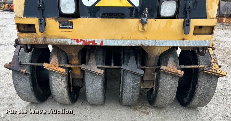 image for item ET6808 2002 Caterpillar PS-200B pneumatic roller