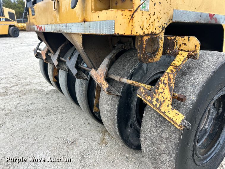 image for item ET6808 2002 Caterpillar PS-200B pneumatic roller