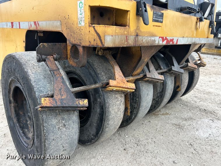 image for item ET6808 2002 Caterpillar PS-200B pneumatic roller