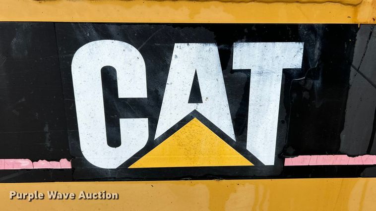 image for item ET6808 2002 Caterpillar PS-200B pneumatic roller