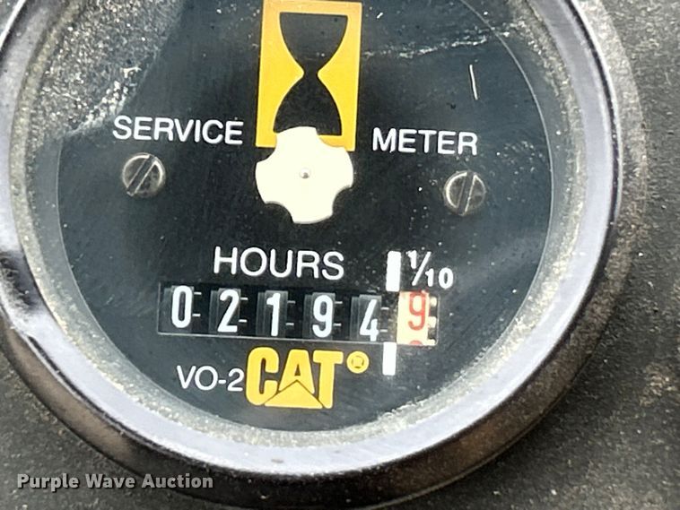 image for item ET6808 2002 Caterpillar PS-200B pneumatic roller