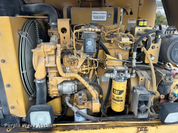 image for item ET6808 2002 Caterpillar PS-200B pneumatic roller