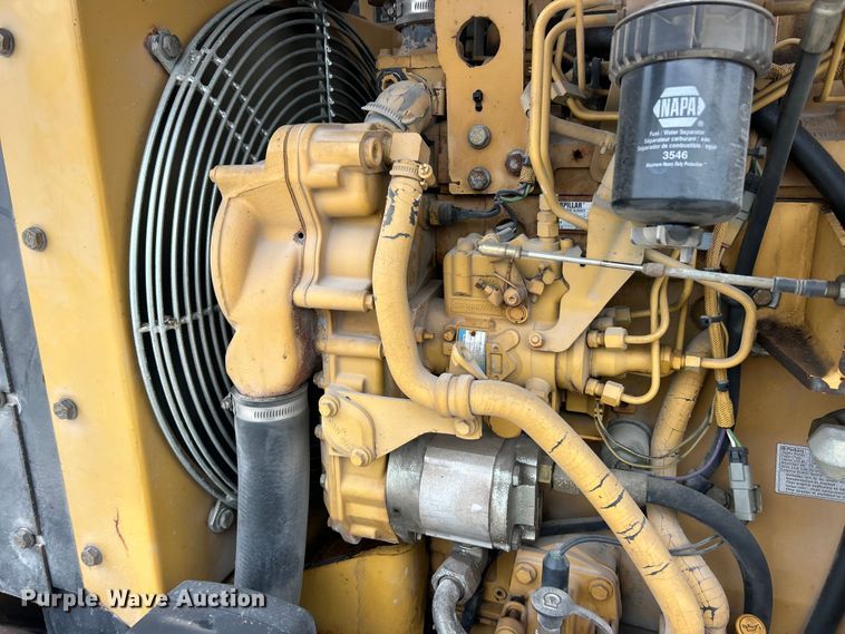 image for item ET6808 2002 Caterpillar PS-200B pneumatic roller