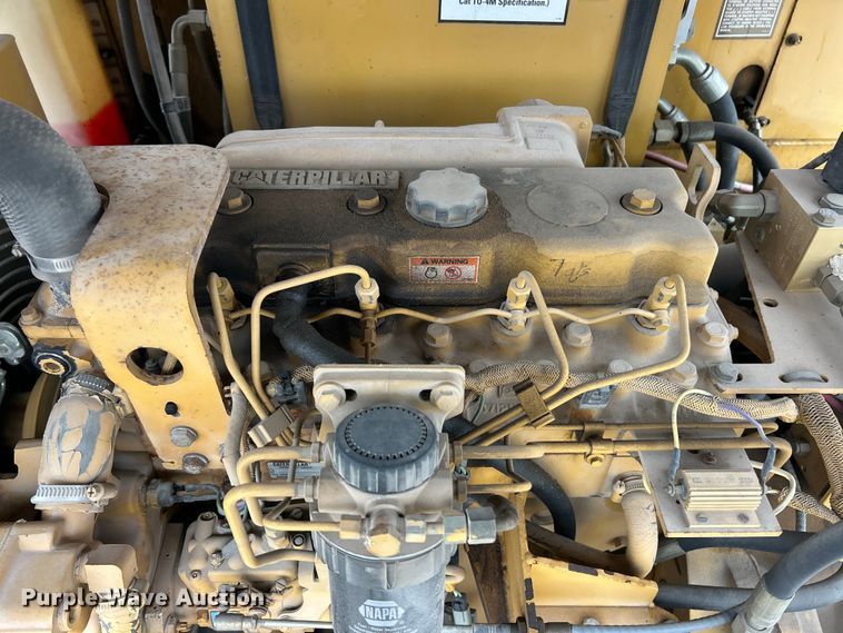 image for item ET6808 2002 Caterpillar PS-200B pneumatic roller