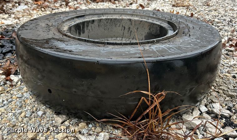 image for item ET6808 2002 Caterpillar PS-200B pneumatic roller