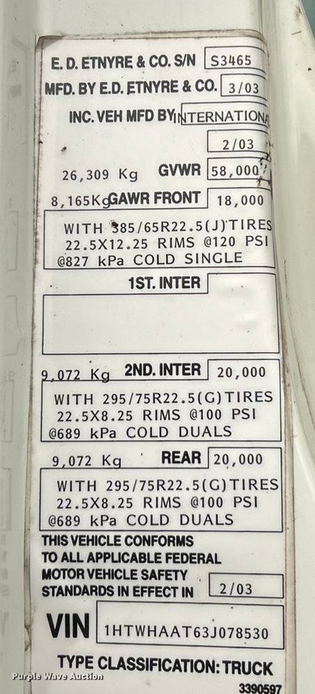 image for item ET6809 2003 International 7400 oil distributor truck