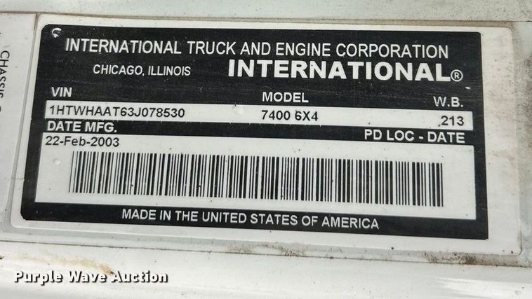 image for item ET6809 2003 International 7400 oil distributor truck