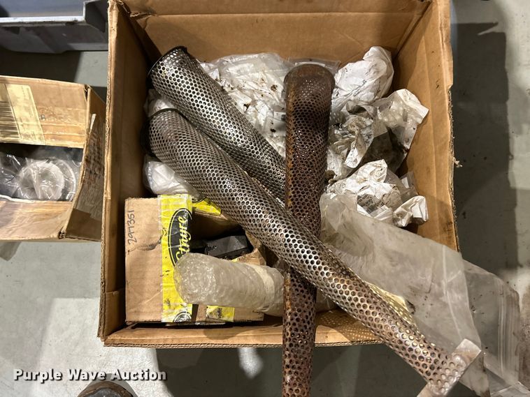 image for item ET6809 2003 International 7400 oil distributor truck