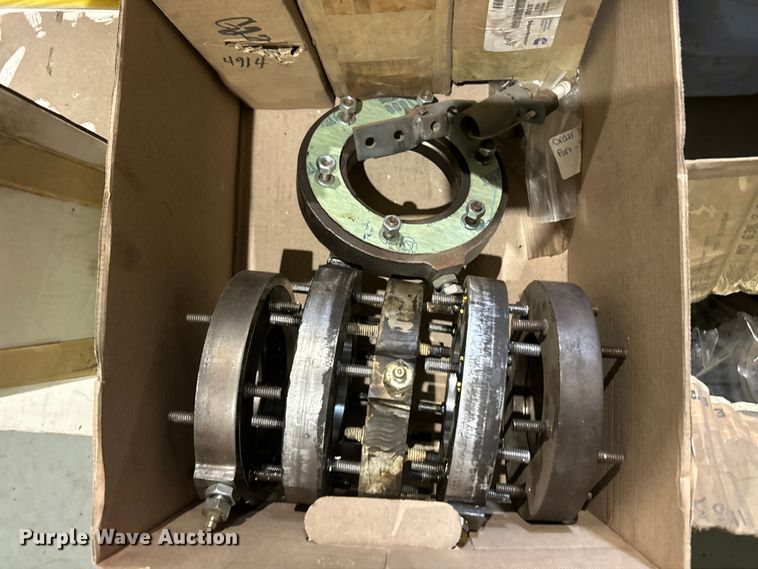 image for item ET6809 2003 International 7400 oil distributor truck