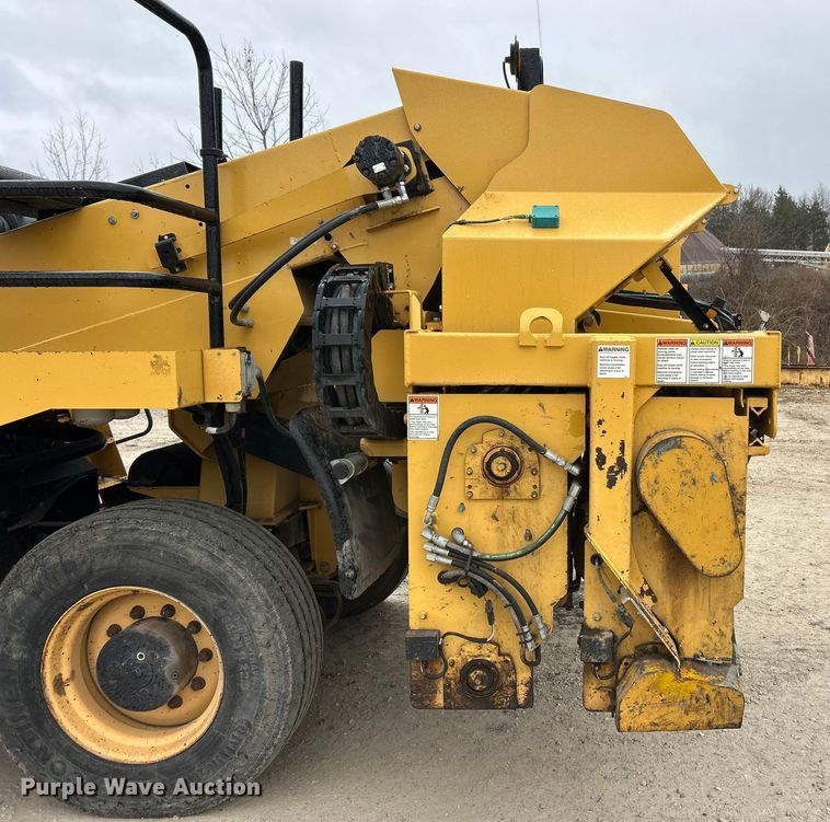 image for item ET6810 2011 Etnyre Quad chip spreader