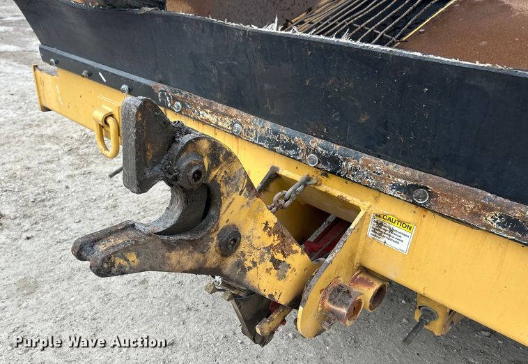 image for item ET6810 2011 Etnyre Quad chip spreader