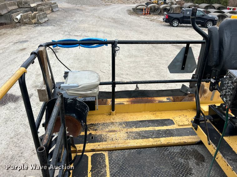 image for item ET6810 2011 Etnyre Quad chip spreader