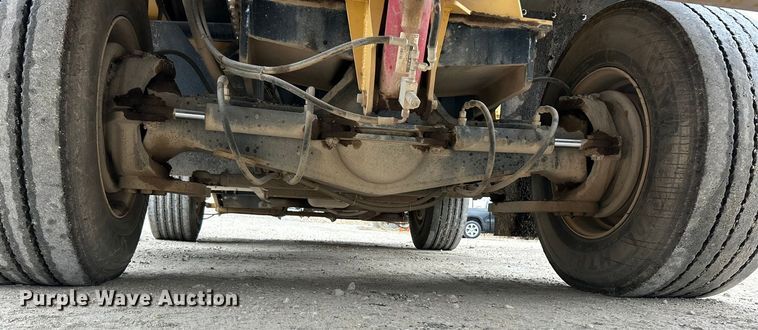 image for item ET6810 2011 Etnyre Quad chip spreader