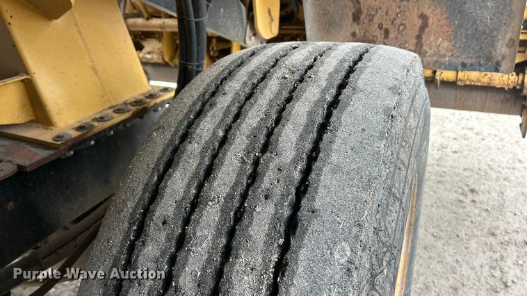 image for item ET6810 2011 Etnyre Quad chip spreader