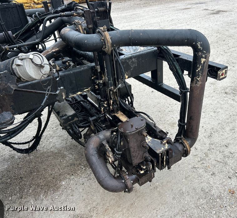 image for item ET6811 2003 International 7400 oil distributor truck